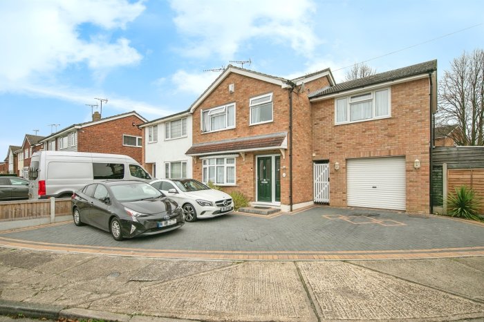 Property colchester sale houses onthemarket spotlight Houses for sale in colchester essex